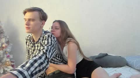 Snapshot of yueslang chatting on 16, 2, 2025 Yue Lang and Samm online show from 16, 2, 2025