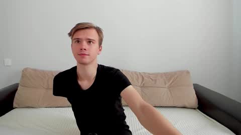 Snapshot of yueslang chatting on 21, 9, 2025 Yue Lang and Samm online show from 21, 9, 2025