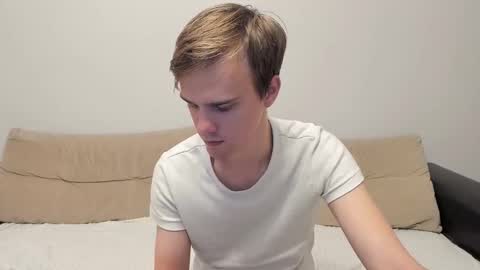 Snapshot of yueslang chatting on 6, 10, 2025 Yue Lang and Samm online show from 6, 10, 2025