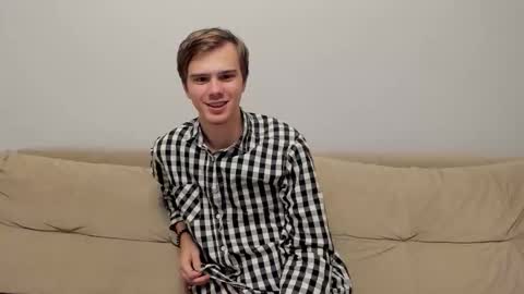 Snapshot of yueslang chatting on 2, 11, 2025 Yue Lang and Samm online show from 2, 11, 2025