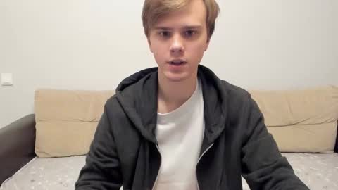 Snapshot of yueslang chatting on 14, 11, 2025 Yue Lang and Samm online show from 14, 11, 2025