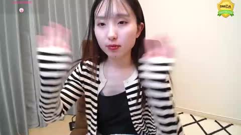 yui_x online show from 6, 3, 2025