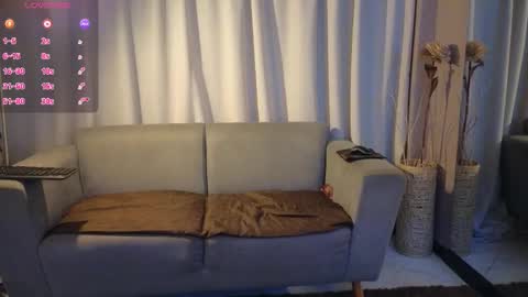 yuliethpetite online show from 3, 3, 2026