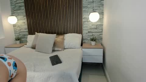 yulievans online show from 21, 1, 2025