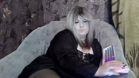 yuliiared online show from 10, 7, 2026