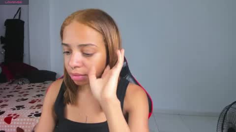 yumi_hanna online show from 14, 4, 2026