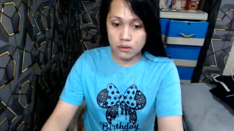 Snapshot of yumi_white chatting on 2, 10, 2025 yumi online show from 2, 10, 2025