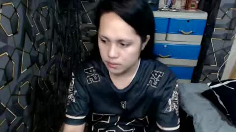 Snapshot of yumi_white chatting on 3, 10, 2025 yumi online show from 3, 10, 2025