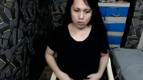 Snapshot of yumi_white chatting on 13, 10, 2025 yumi online show from 13, 10, 2025