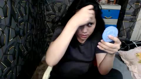 Snapshot of yumi_white chatting on 16, 10, 2025 yumi online show from 16, 10, 2025