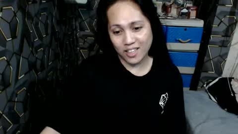 Snapshot of yumi_white chatting on 27, 10, 2025 yumi online show from 27, 10, 2025