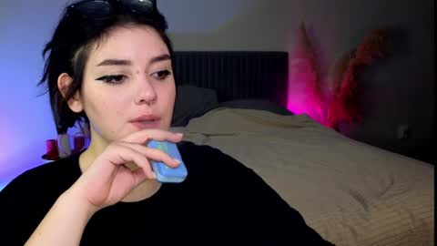 YumemiyaYumi online show from 1, 1, 2025