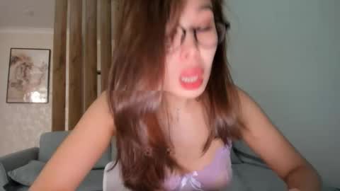 Yumi online show from 5, 12, 2025