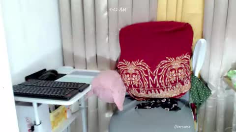 Snapshot of yummyhottits chatting on 17, 4, 2026 nemay online show from 17, 4, 2026