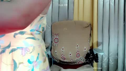 Snapshot of yummyhottits chatting on 27, 4, 2026 nemay online show from 27, 4, 2026
