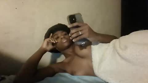 Snapshot of yungblackberry chatting on 18, 10, 2025 YungBlackBerry online show from 18, 10, 2025