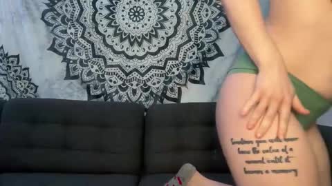 Snapshot of yurdreams_22 chatting on 2, 3, 2026 yurdreams_22 online show from 2, 3, 2026