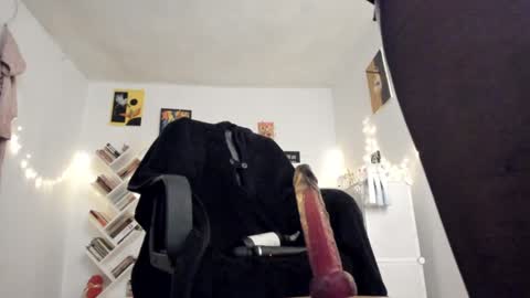 Snapshot of yury_sun chatting on 16, 12, 2024 paola online show from 16, 12, 2024
