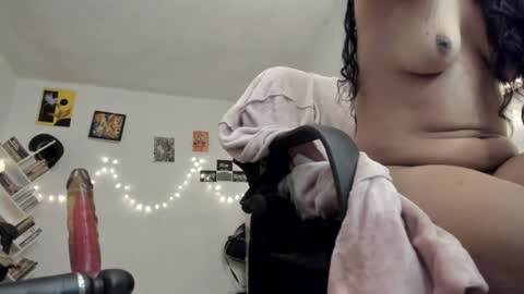 Snapshot of yury_sun chatting on 3, 2, 2025 paola online show from 3, 2, 2025