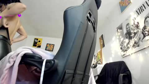 Snapshot of yury_sun chatting on 24, 2, 2025 paola online show from 24, 2, 2025