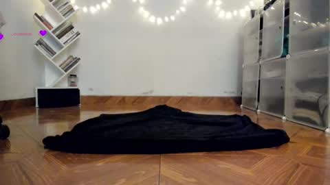 Snapshot of yury_sun chatting on 25, 2, 2025 paola online show from 25, 2, 2025