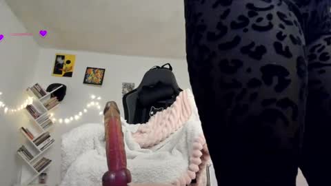 Snapshot of yury_sun chatting on 1, 3, 2025 paola online show from 1, 3, 2025