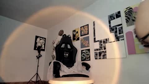 paola online show from 12, 11, 2025