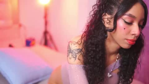 Snapshot of yuyi_cam chatting on 17, 10, 2025 Yuyi Cam online show from 17, 10, 2025