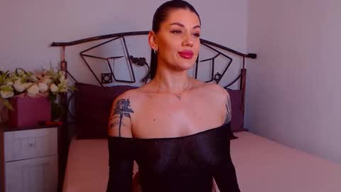 I V Y   online show from 10, 11, 2025