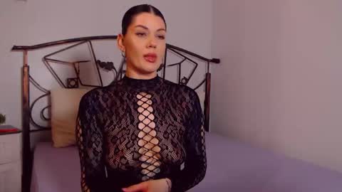 I V Y   online show from 16, 3, 2026