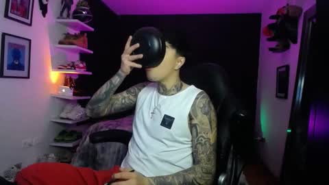 zac_muller1 online show from 18, 11, 2025