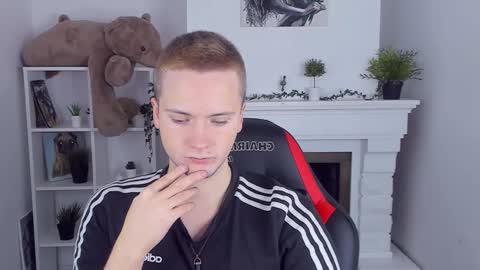 Snapshot of zackhandsome chatting on 12, 3, 2025 Zack online show from 12, 3, 2025