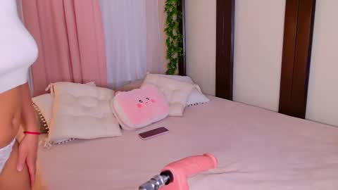   online show from 15, 12, 2025