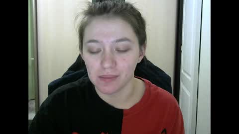 Snapshot of zara_golden chatting on 5, 1, 2025 chaturcum online show from 5, 1, 2025