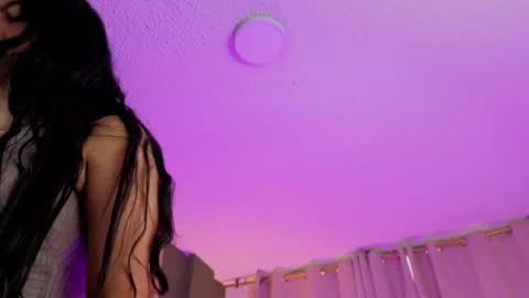 Snapshot of zaradulce chatting on 25, 4, 2026 Zara . online show from 25, 4, 2026