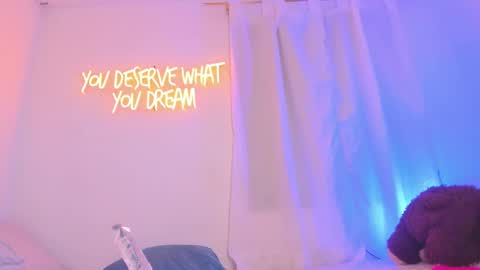   online show from 13, 2, 2025