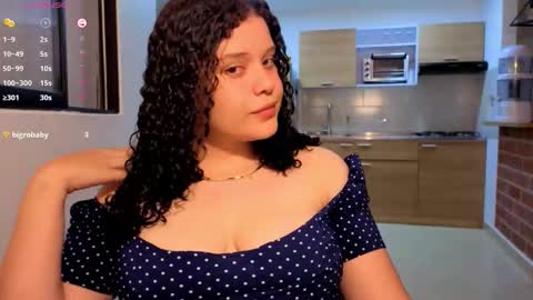 Snapshot of zarayclover__ chatting on 26, 10, 2025 ZARAY CLOVER online show from 26, 10, 2025