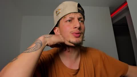 Snapshot of zarcoox chatting on 6, 4, 2026 Zarcoo online show from 6, 4, 2026