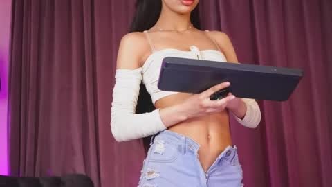 zariaavera online show from 10, 5, 2026