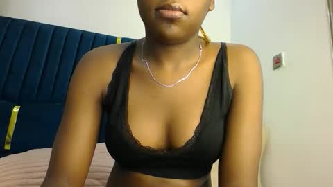 Snapshot of zariah011 chatting on 6, 3, 2026 zariah online show from 6, 3, 2026