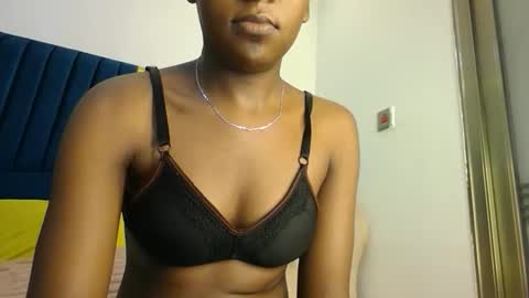 Snapshot of zariah011 chatting on 1, 4, 2026 zariah online show from 1, 4, 2026