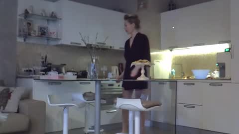 Zarina Swift online show from 5, 4, 2026