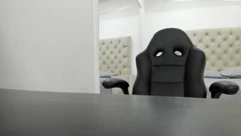 Snapshot of zarinawynne chatting on 24, 11, 2025 Zarina Waynne online show from 24, 11, 2025