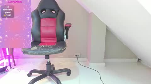 Snapshot of zary_saenz chatting on 13, 11, 2025 Zary online show from 13, 11, 2025