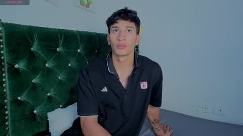 Snapshot of zaynmoretti chatting on 24, 6, 2026 zaynmoretti online show from 24, 6, 2026