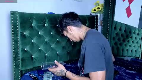 Snapshot of zaynmoretti chatting on 12, 7, 2026 zaynmoretti online show from 12, 7, 2026