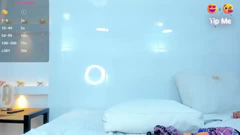 Zenda Evans online show from 12, 3, 2025