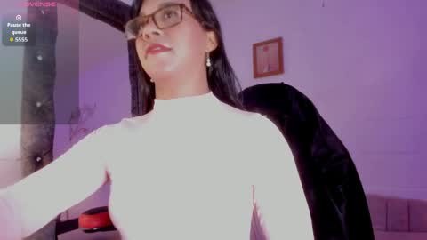 Snapshot of zendaya_dl chatting on 26, 5, 2026 Luciana online show from 26, 5, 2026