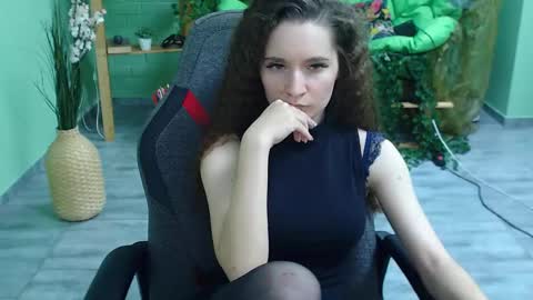 zianichols online show from 10, 2, 2025