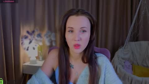 Zlata  Mon Tue Thu Fri Sun Sa GMT 3 0000pm - 0600pm  online show from 10, 10, 2025